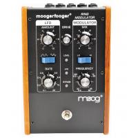 Photo MOOG MF-102 MODULATEUR EN ANNEAUX