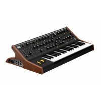 Photo MOOG SUB 37 TRIBUTE EDITION