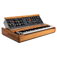 Moog Minimoog Model D Mahogany Edition